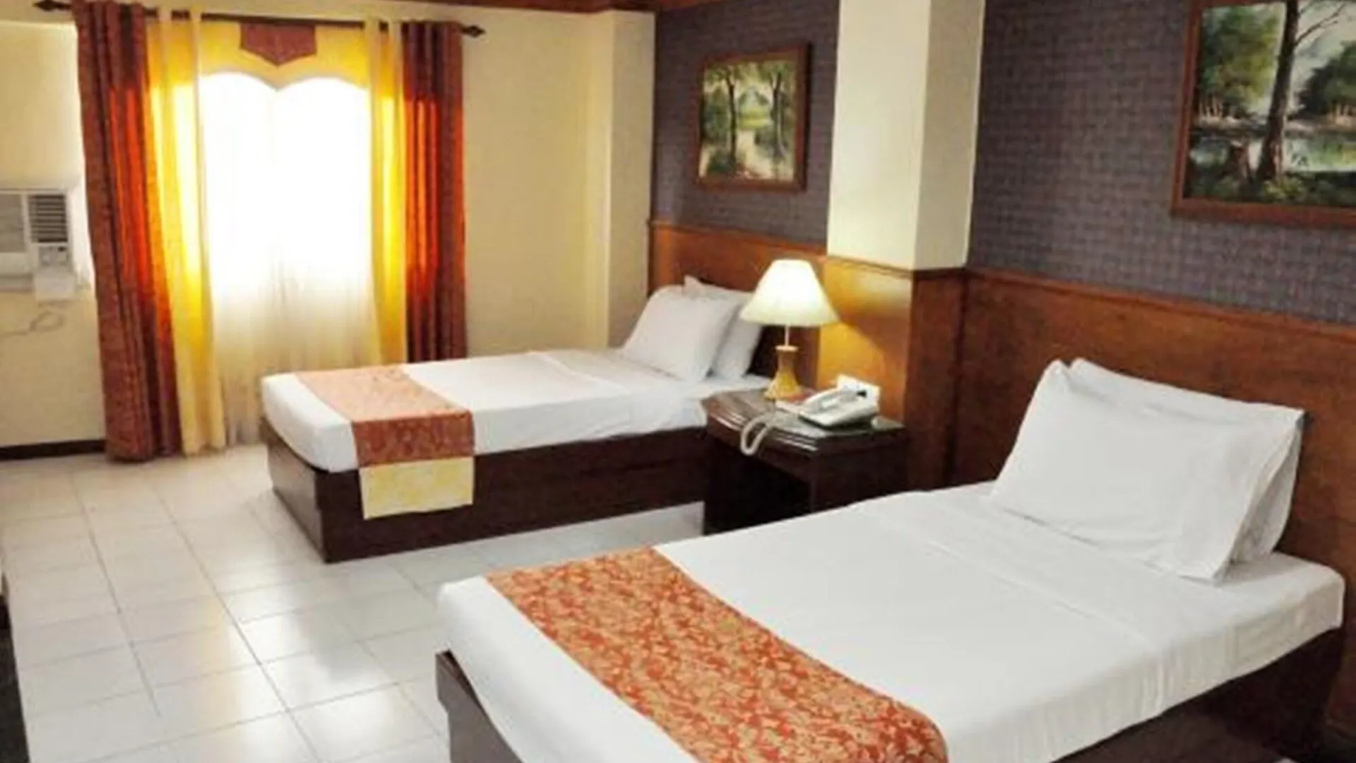 Wregent Plaza Hotel Bohol